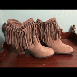 Fringe booties not rated